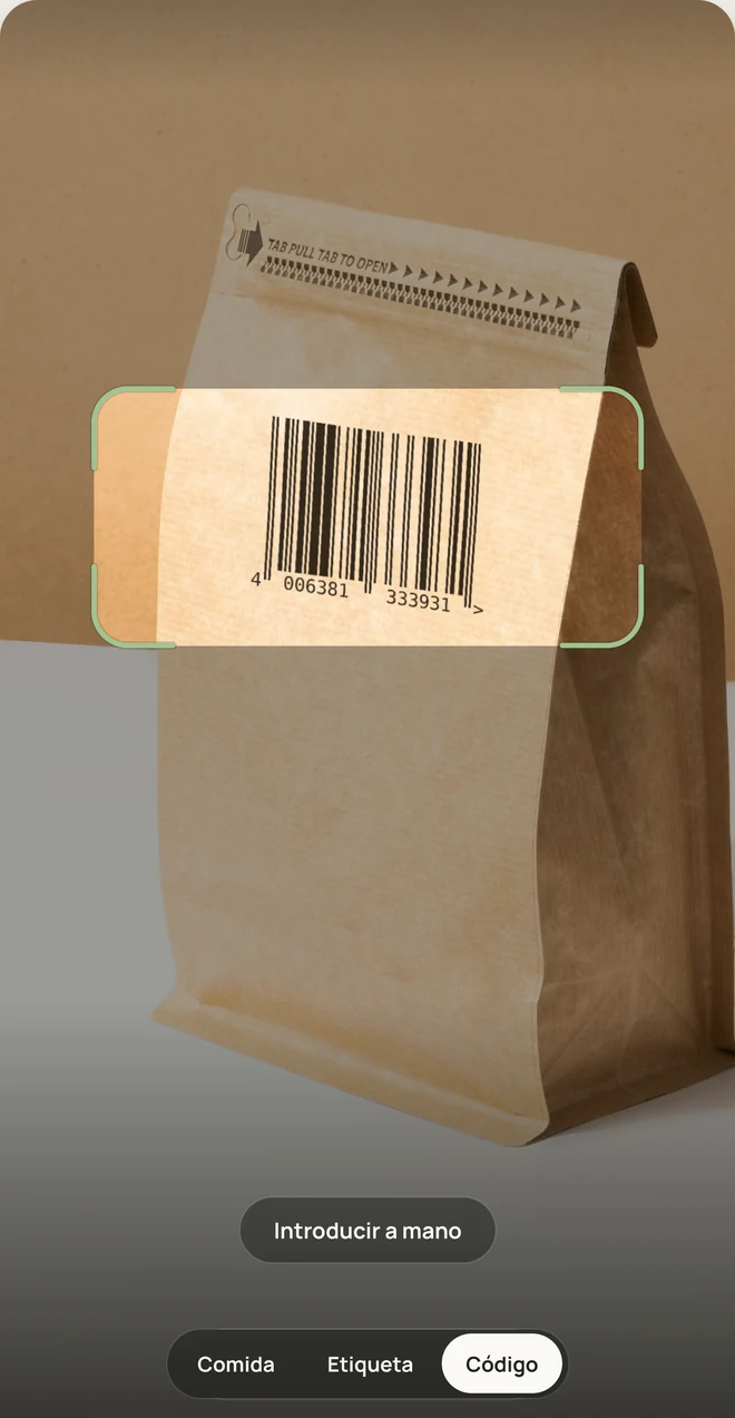 El escáner leyendo el código de barras de una bolsa de papel.